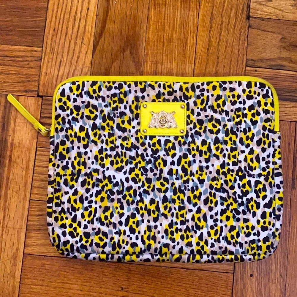 Juicy couture printed iPad mini zipper case